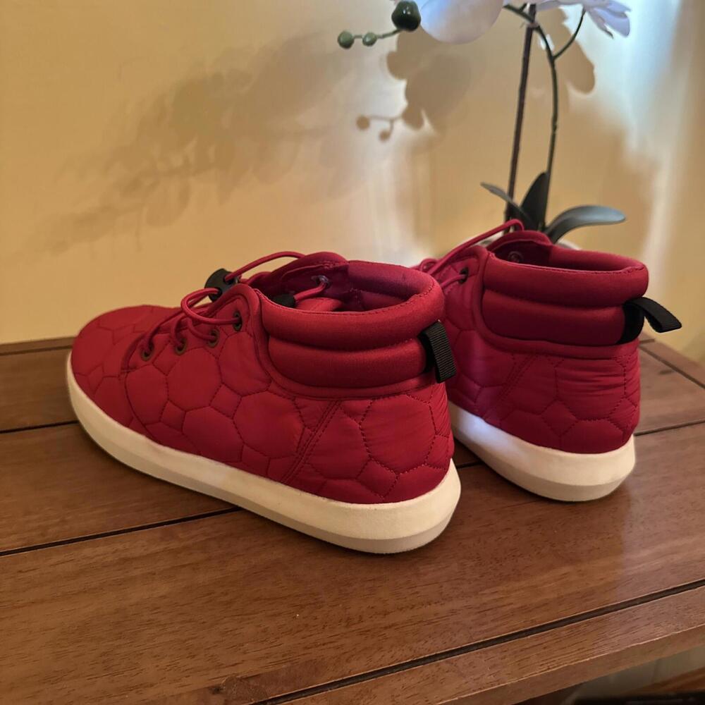 Sun + Stone Men's Lace Up Quilted Puffer Shoe Fin Red Size 10 M - Picture 4 of 10